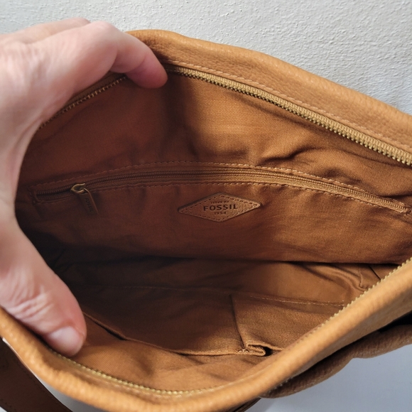 Fossil Small Piper Pebbled Leather Bag Light Brown - Picture 7 of 12